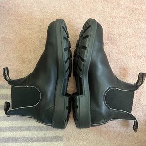 Blundstones | Women’s original Chelsea boot | Black | Size 7